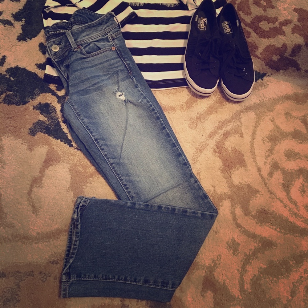 Distressed American eagle slim boot cut denim 4S