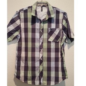Mens RVCA brand shirt sleeve button up shirt.