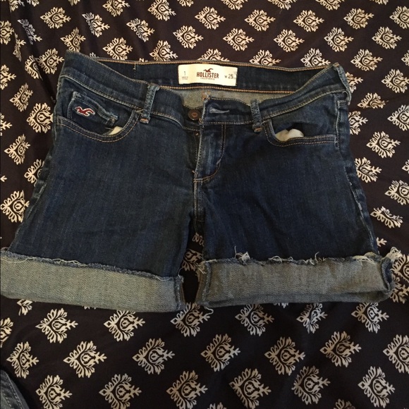 Size 1 Hollister Shorts - Picture 1 of 1