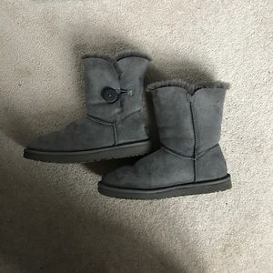 Ugg Bailey Button Grey Size 8