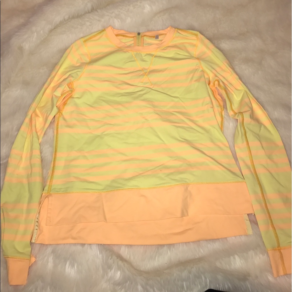 Size 2/4 lululemon long sleeve