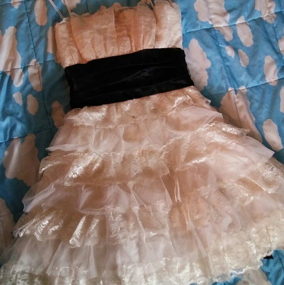 Masquerade prom frill dress