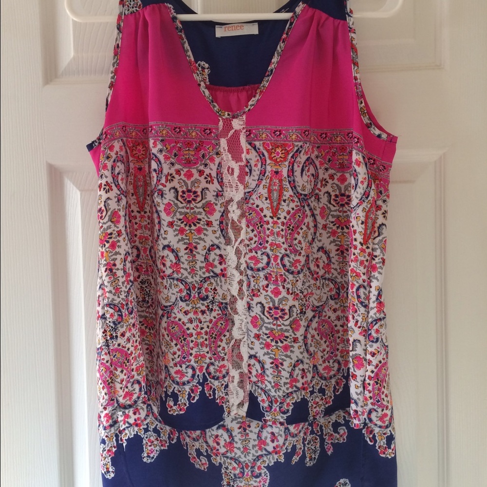 Beautiful silky tank with lace detail