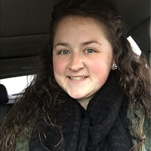 Meet your Posher, Rebecca - Picture 1 of 1