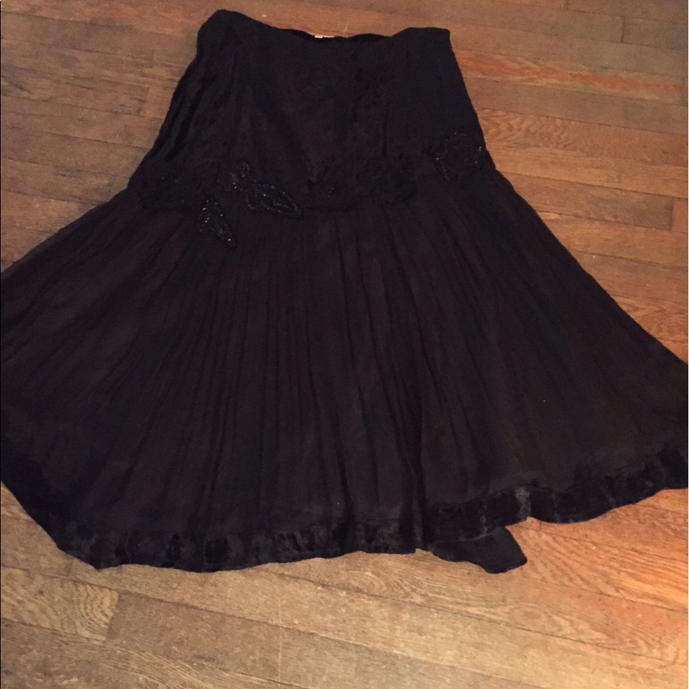 Black velvet chiffon pleated skirt