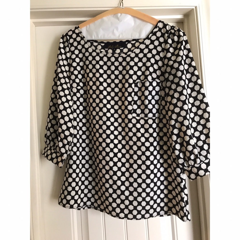 Black and white 3/4th sleeve blouse