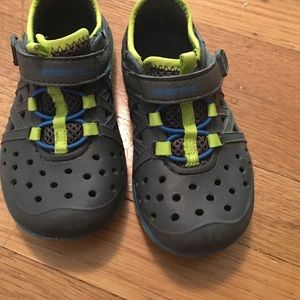 Like New Stride Rite rubber water shoes