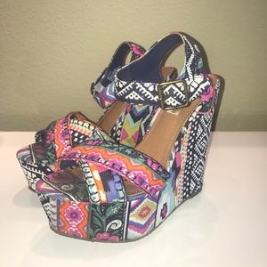 STEVE MADDEN Winonna Multi Print Wedges