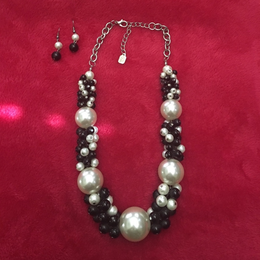 Fashion 2pc Necklace w/matching earrings