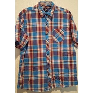 Men's Element brand short sleeve button up shirt.
