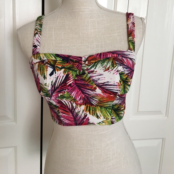 Lily White Tops - 💕HOST PICK💕 Lily White Crop Top - Size Small