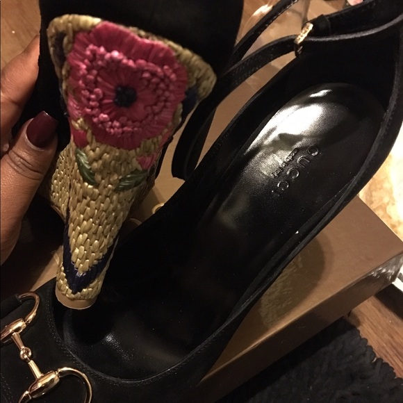 Gucci Espadrilles with Floral Detail - Picture 3 of 6