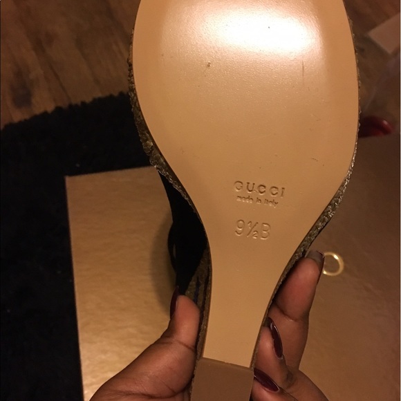 Gucci Espadrilles with Floral Detail - Picture 5 of 6