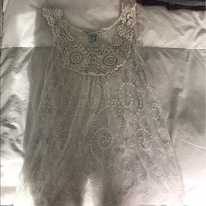 Free flowing see through tank