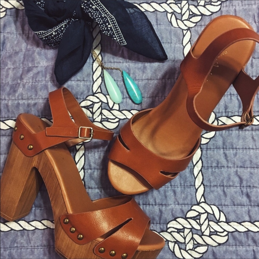 Altar'd state chunky platform heels