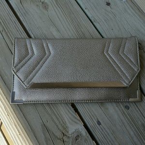 CLUTCH PURSE WITHOUT DETACHABLE CHAIN