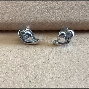 White gold diamond heart earrings
