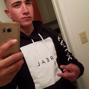 Meet your Posher, Aaron