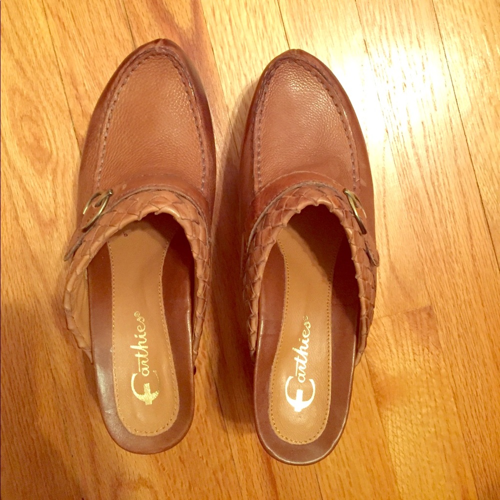 Earthies leather almond wooden clogs, size 8