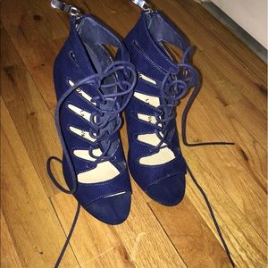 Chinese Laundry Lace Up Sandal