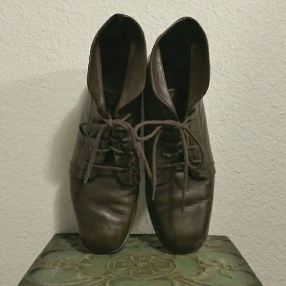 SOLD Vtg. Brown Leather Boots - Picture 3 of 7
