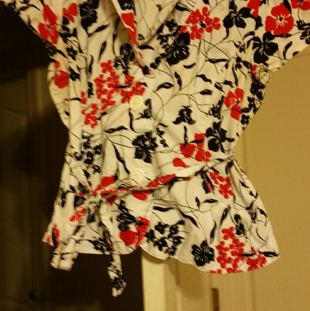 Top - Picture 2 of 2