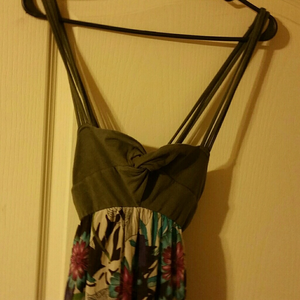 Dress - Picture 3 of 3