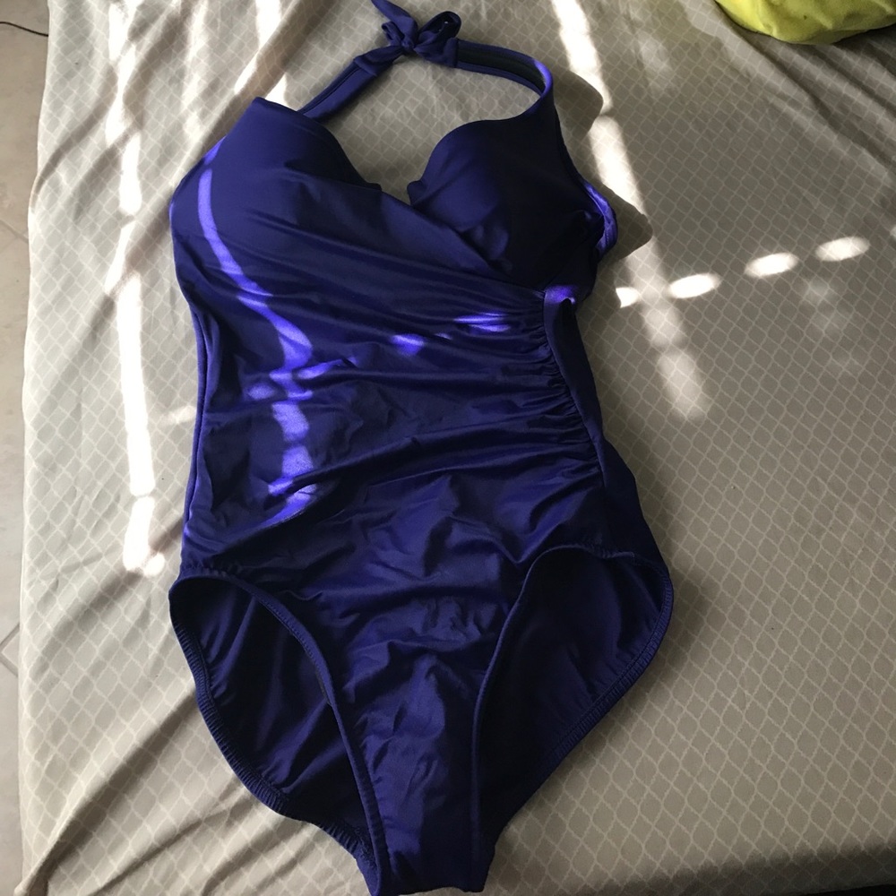 Magic suit size 10