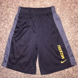 Boys size Small Nike Mizzou shorts