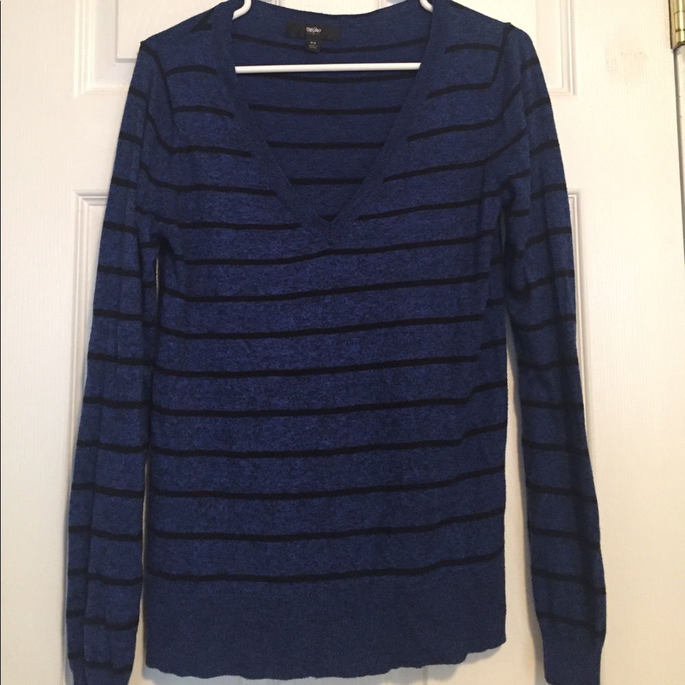 V neck sweater