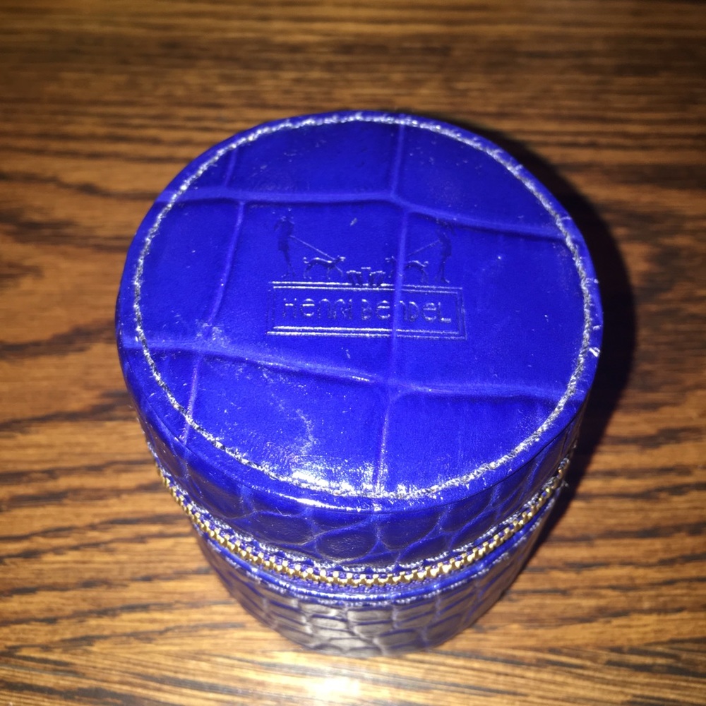 Henri Bendel travel ring case