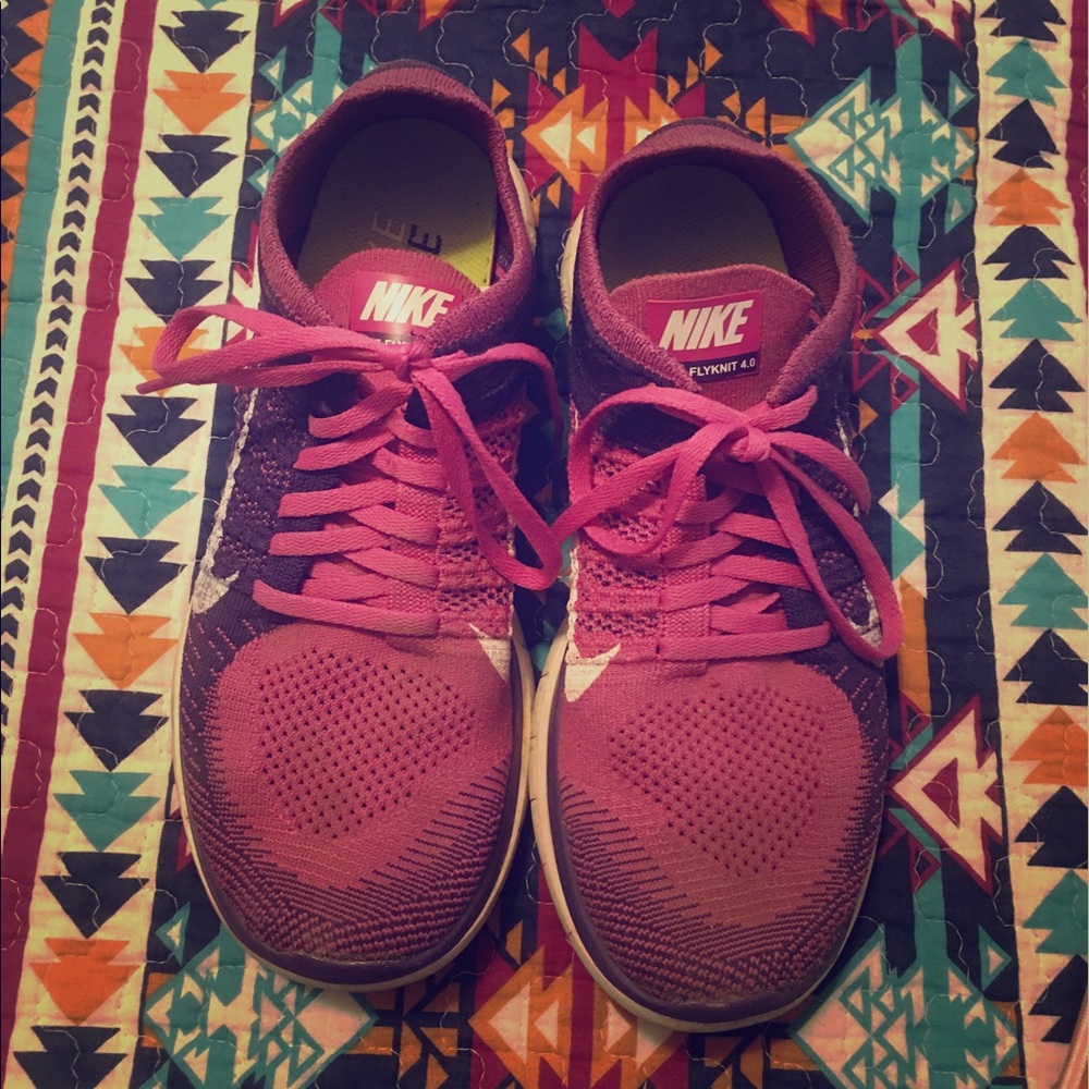 Size 10 Nike Free Flynit 4.0