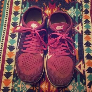 Size 10 Nike Free Flynit 4.0