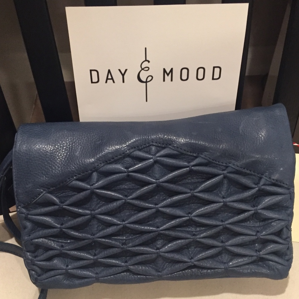 Isa crossbody