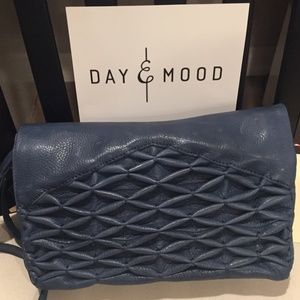 Isa crossbody