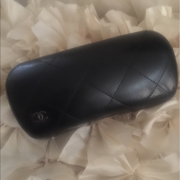 CHANEL SUNGLASSES - Picture 4 of 4