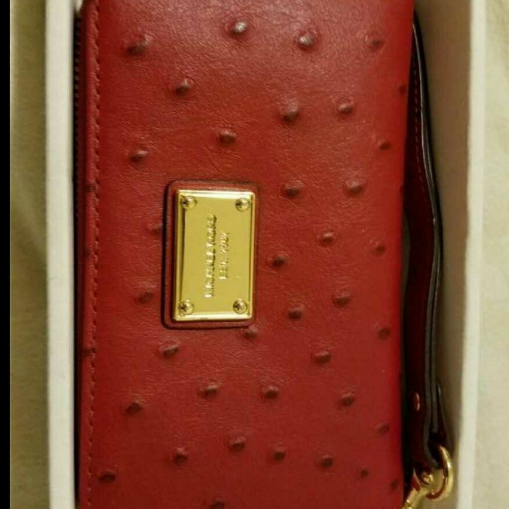 AUTHENTIC Michael Kors Wrislet