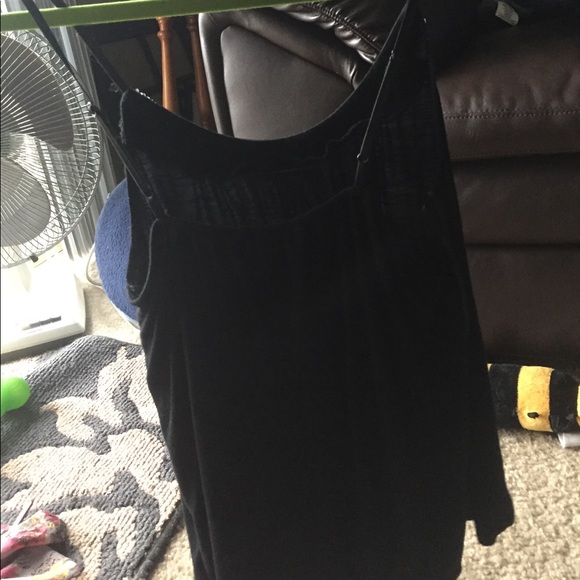 Flowy Black Tank - Picture 3 of 3