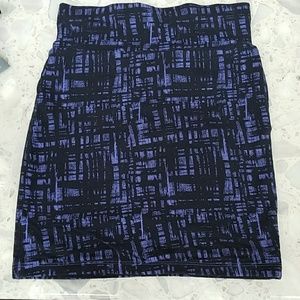 Patterned mini skirt