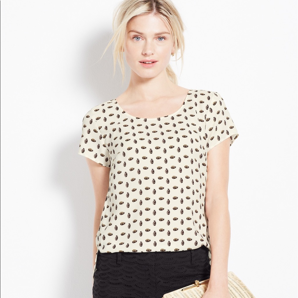 Ann Taylor pineapple print blouse ๐ - Picture 6 of 7