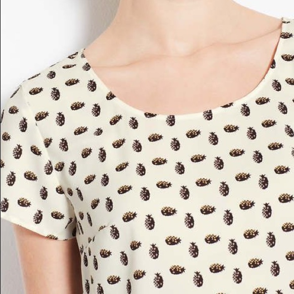Ann Taylor pineapple print blouse ๐ - Picture 7 of 7