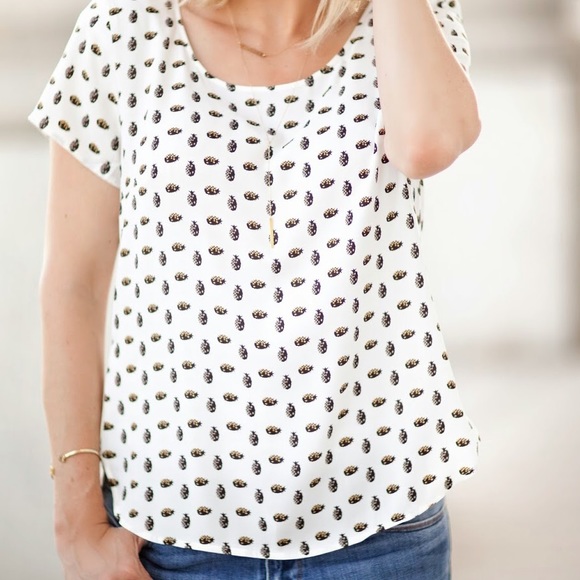 Ann Taylor pineapple print blouse 🍍 - Picture 3 of 7