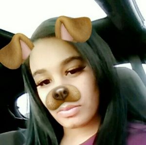 Meet your Posher, Larissa