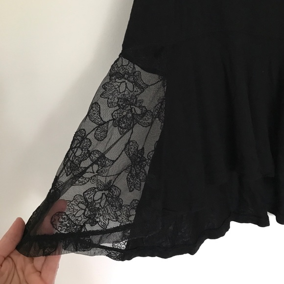 Black Flowy Tank w Lace Side Inserts - Picture 2 of 2