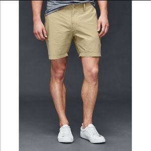 GAP khaki shorts size 30