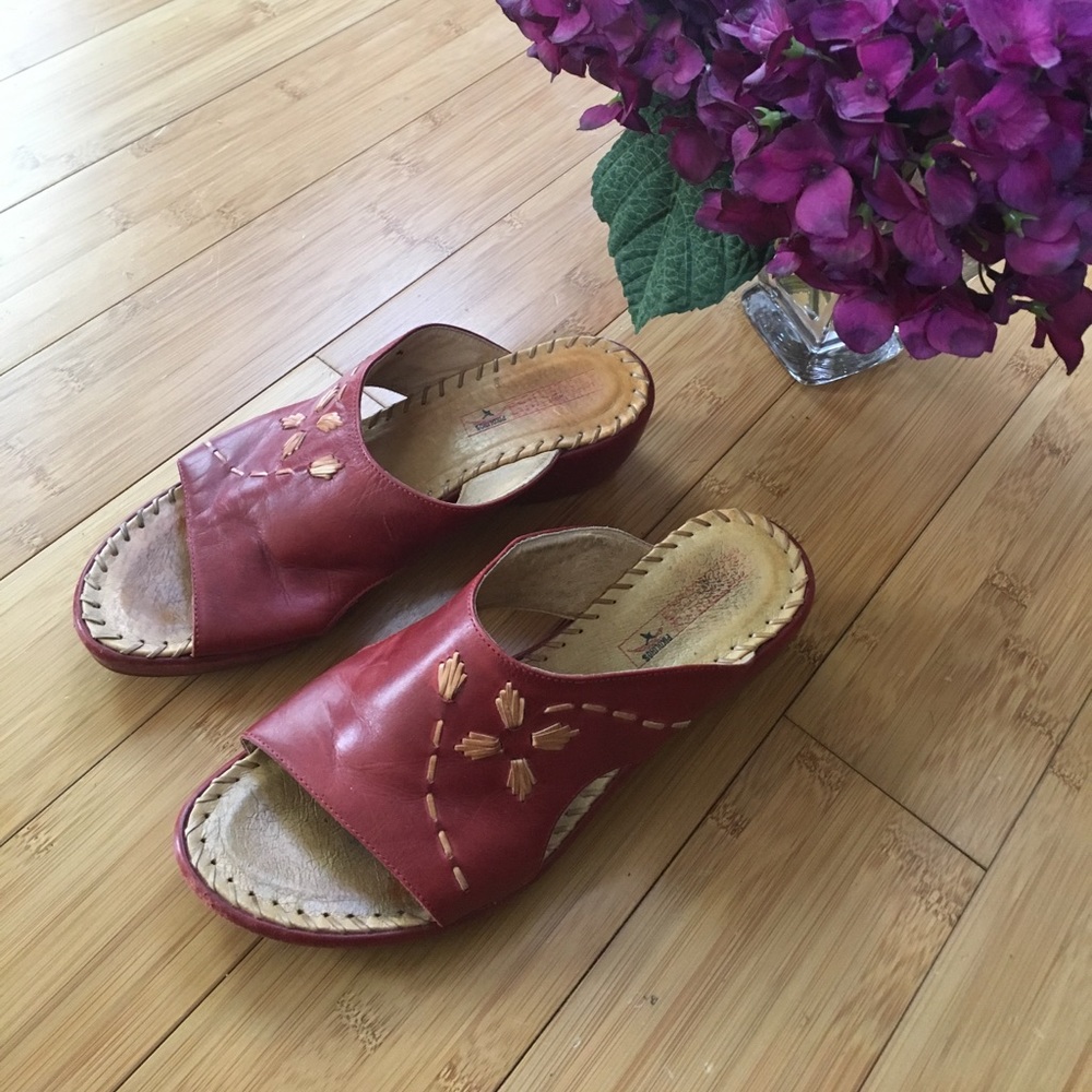 Pikolinos red slides size US 8