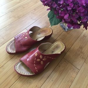 Pikolinos red slides size US 8