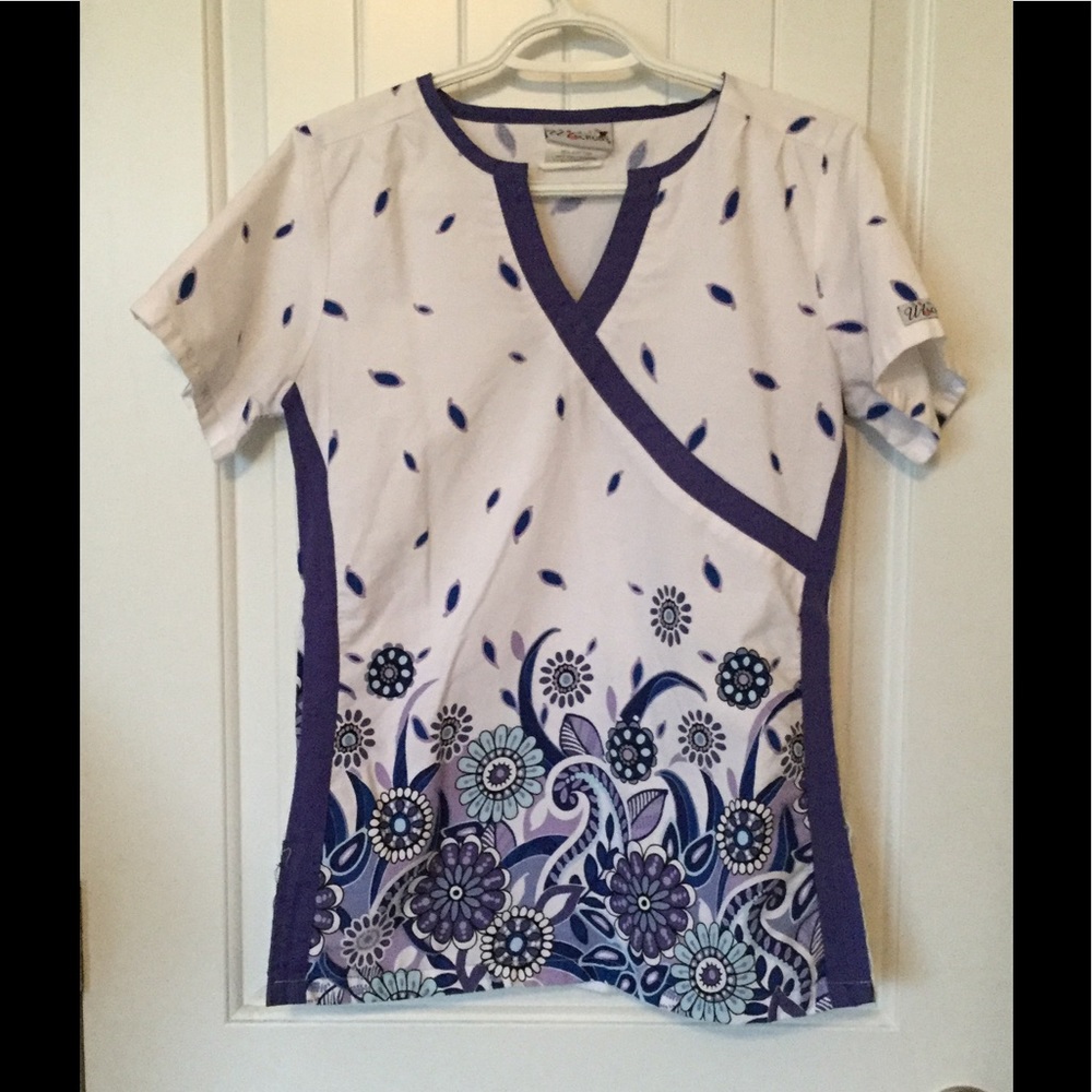 Floral scrub top