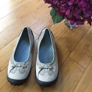 Clark's Privo a sporty slip on US 8