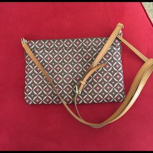 Fossil Organized Crossbody Zip Top Handbag